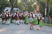 Einzug der Wiesnwirte und Kapellen auf dem Mühldorfer Volksfest (©Foto. Martin Schmitz)